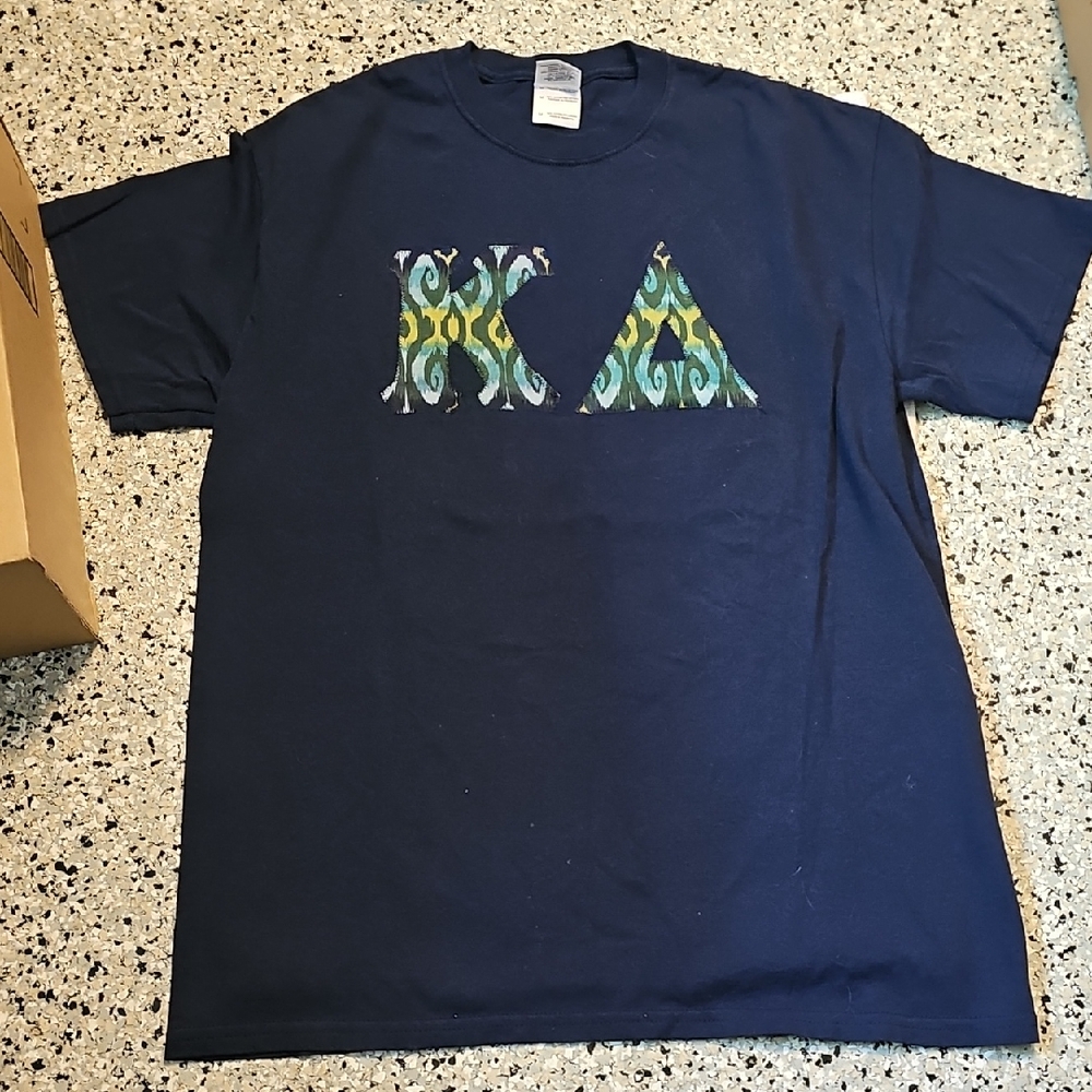 Kappa Alpha Gildan Heavy Cotton Navy T-Shirt with KA graphics. Size Medium.